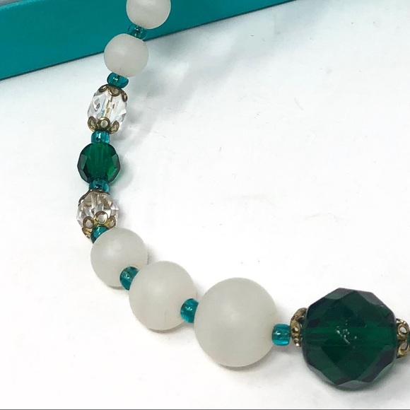 Vintage Glass Bead Necklace Spring Green & White - Picture 4 of 7